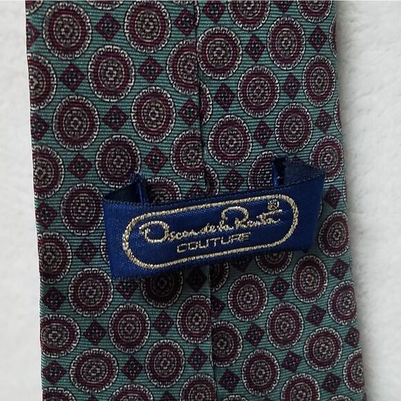 VINTAGE Oscar De La Renta Green Printed Silk Tie - Picture 6 of 6